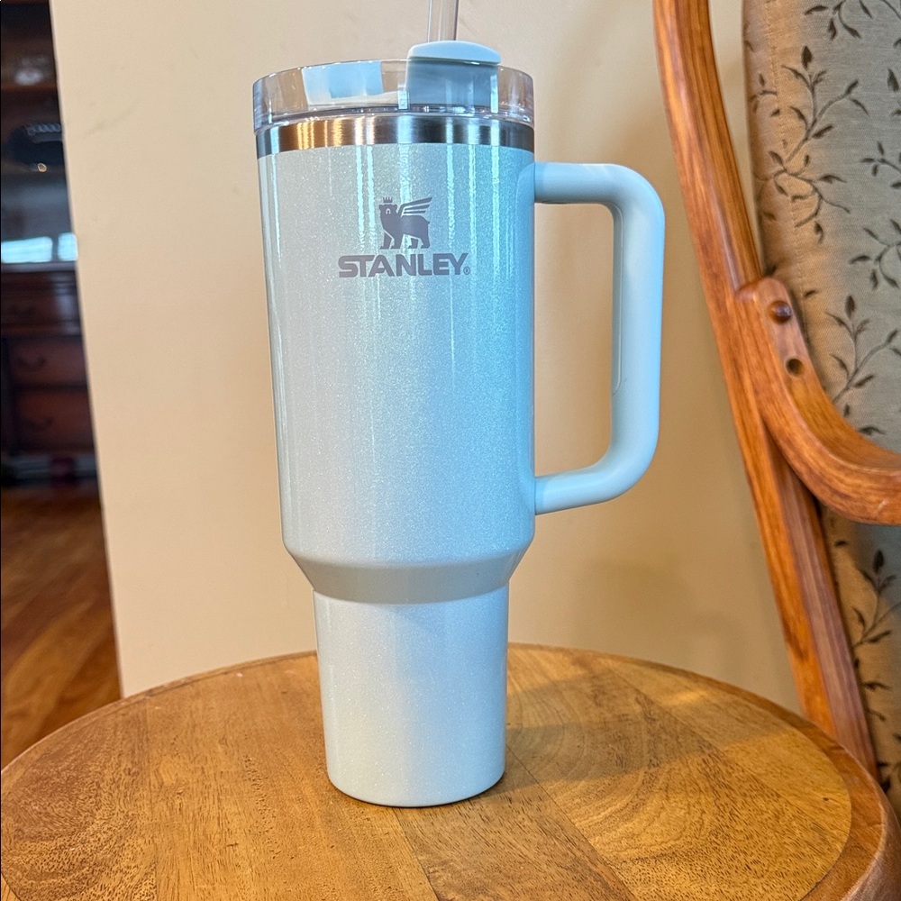 Stanley Quencher 40 oz - Glacier Blue